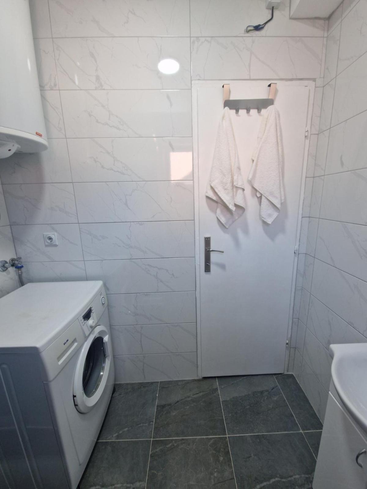 Apartman Mamut Apartment Donji Milanovac Luaran gambar